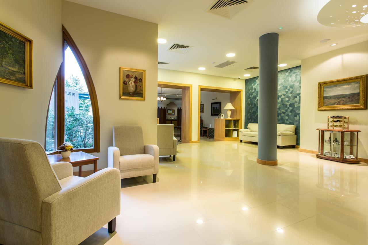 Corvin Hotel Budapest Residence Exteriör bild
